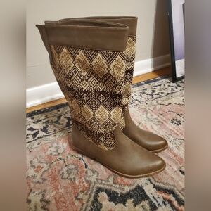 NEW brown boots